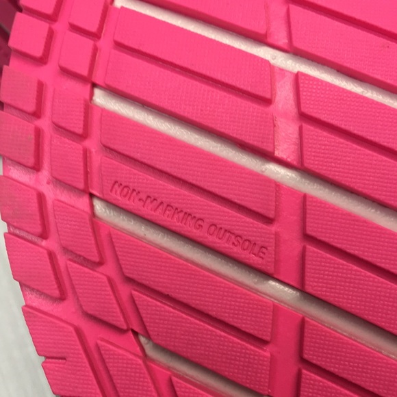 New Reebok Durable XT Pink Athletic Shoes. Junior size 4 or women’s size 5 - Picture 10 of 10